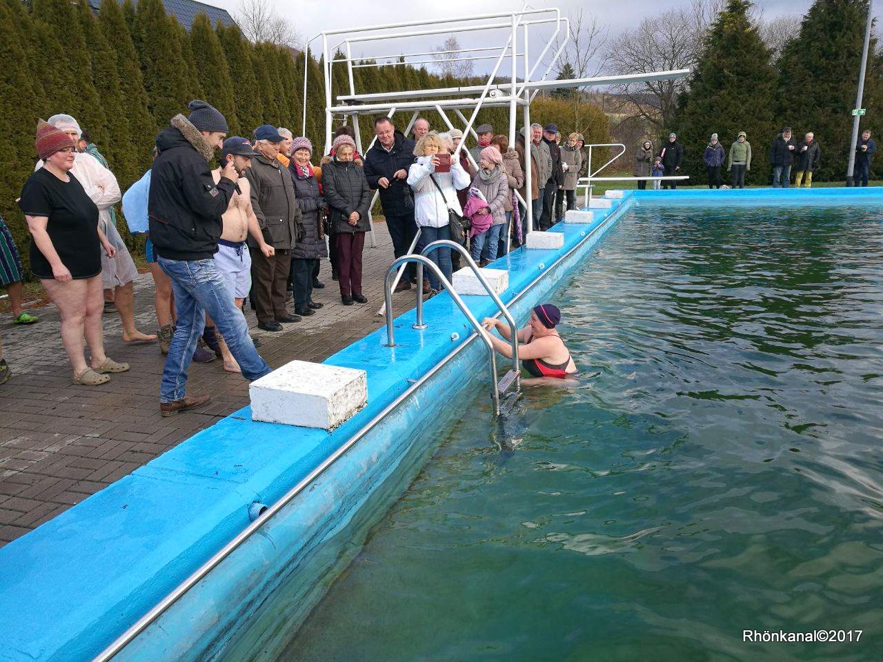 2018-01-01_eisschwimmen_Kaltennordheim (8)