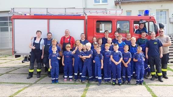 2019-07-01_Zelt-Feuerwehrverein-Dermbach4