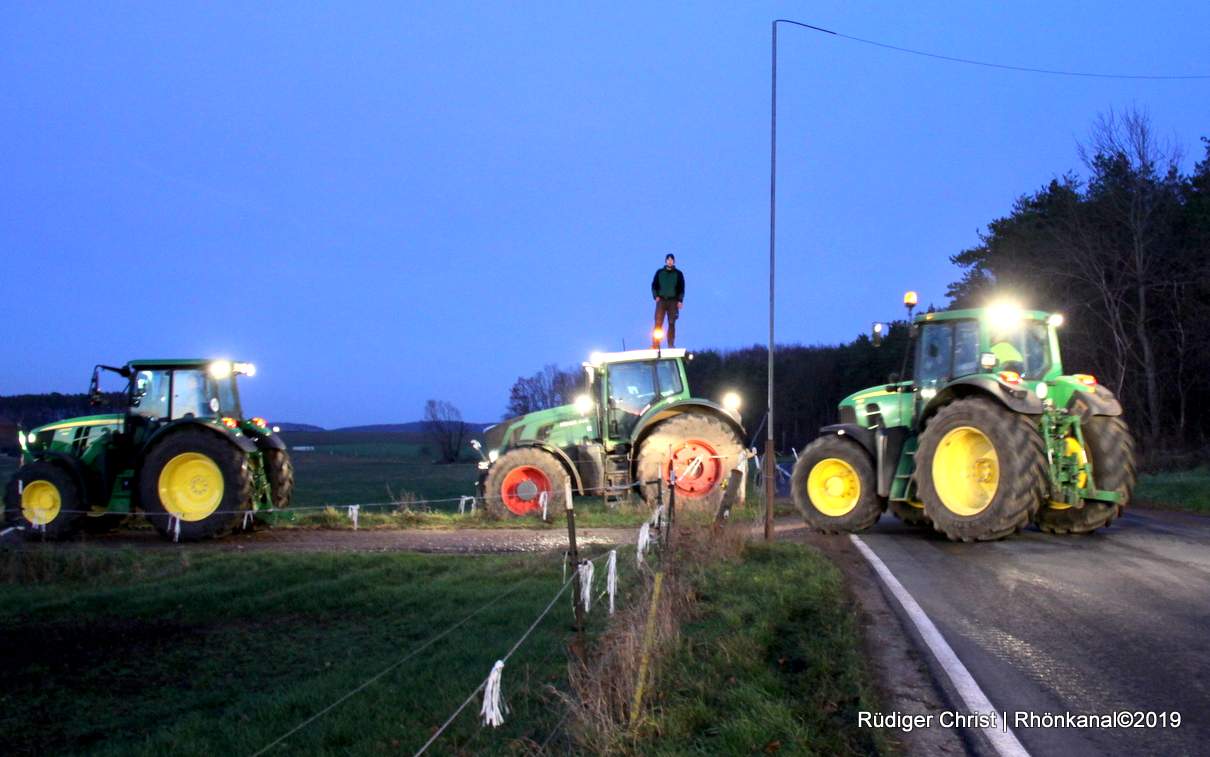 2019-12-18_Flashmob-Traktor-Dermbach_RC (1)