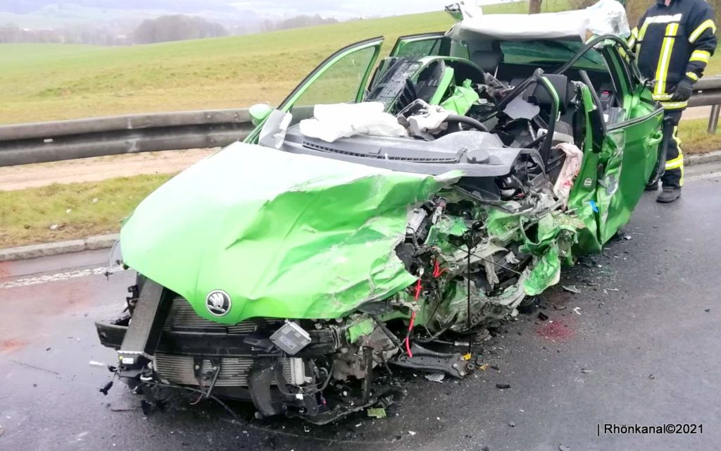 B19 – Schwerer Unfall Von Fambach Nach Barchfeld – Fahrer Eingeklemmt ...