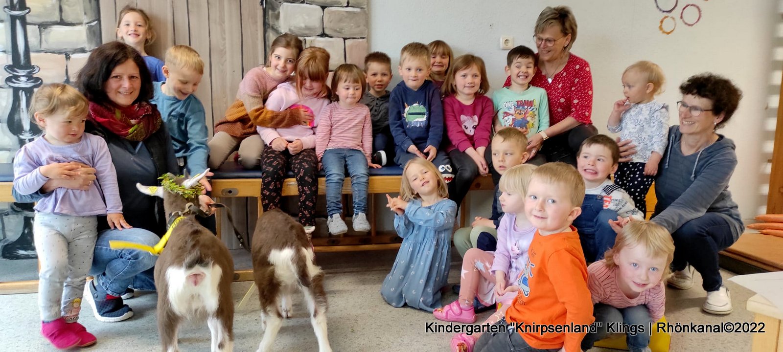 2022-05-02_Kindergarten Klings_Umzug_Ziegen (7)