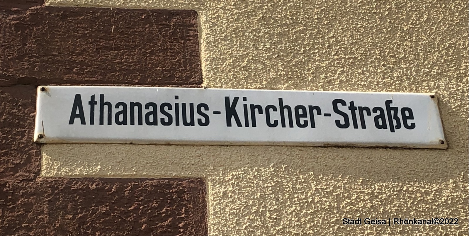 Straßenschild der Athanasius-Kircher-Straße in Geisa