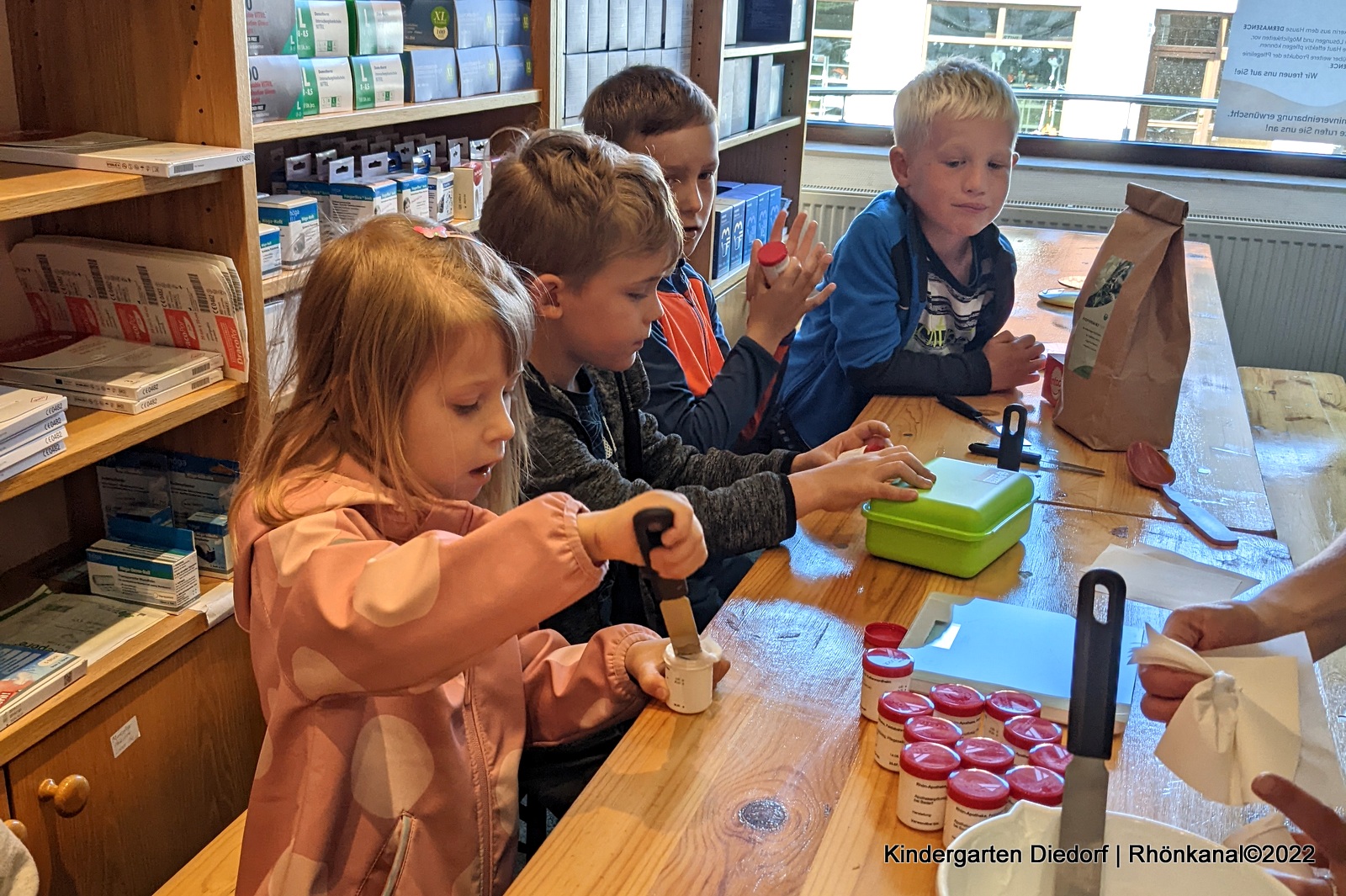 2022-06-16_Kindergarten_Diedorf_Löwenzahn_Apotheke Kaltennordheim (5)