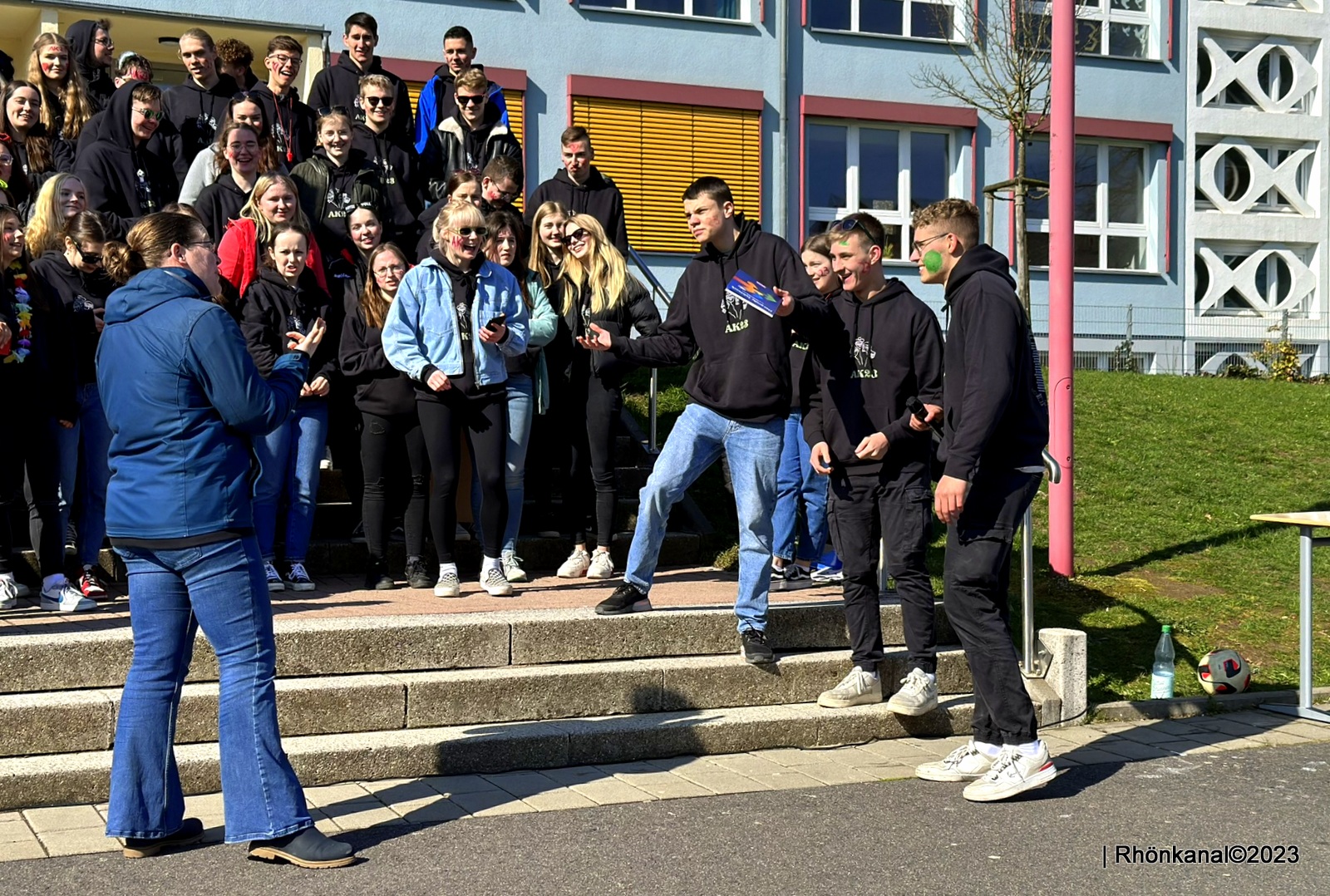 2023-04-19_Rhöngym_Kaltensundheim_Letzter Schultag_12er (56)