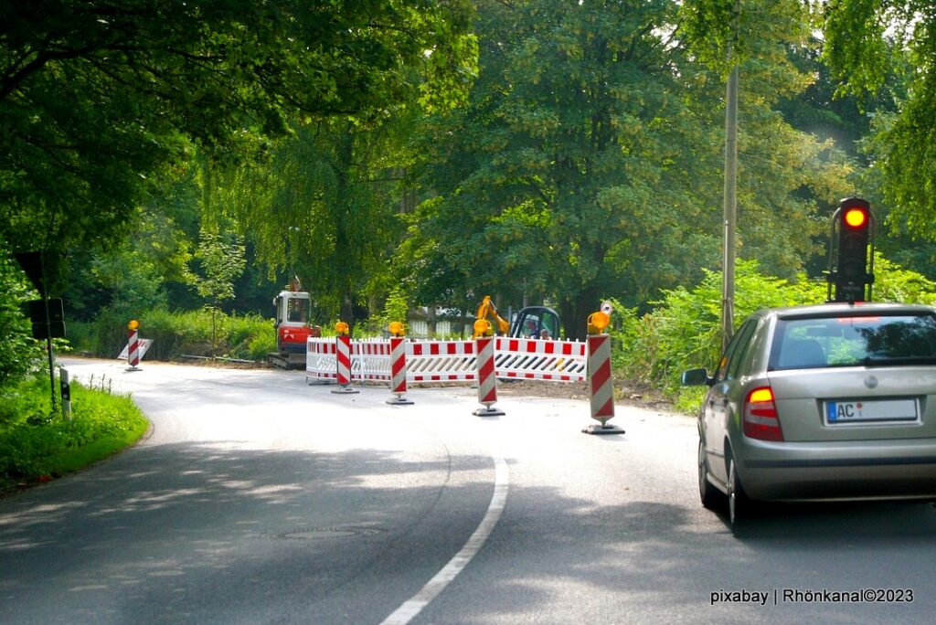 Ampel Regelt Verkehr – Langenfelder Wald Nur Noch Halbseitig Gesperrt ...