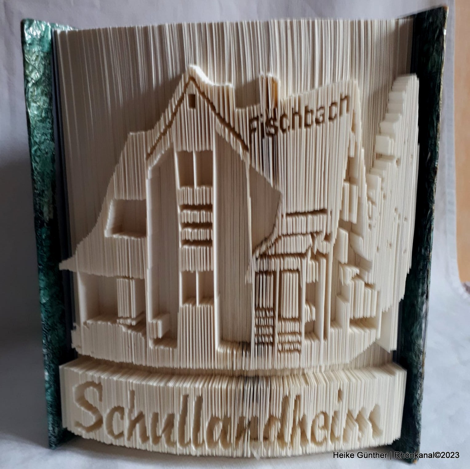 2023-10-30_Heike Günther_Dermbach_Buchfaltkunst (13)