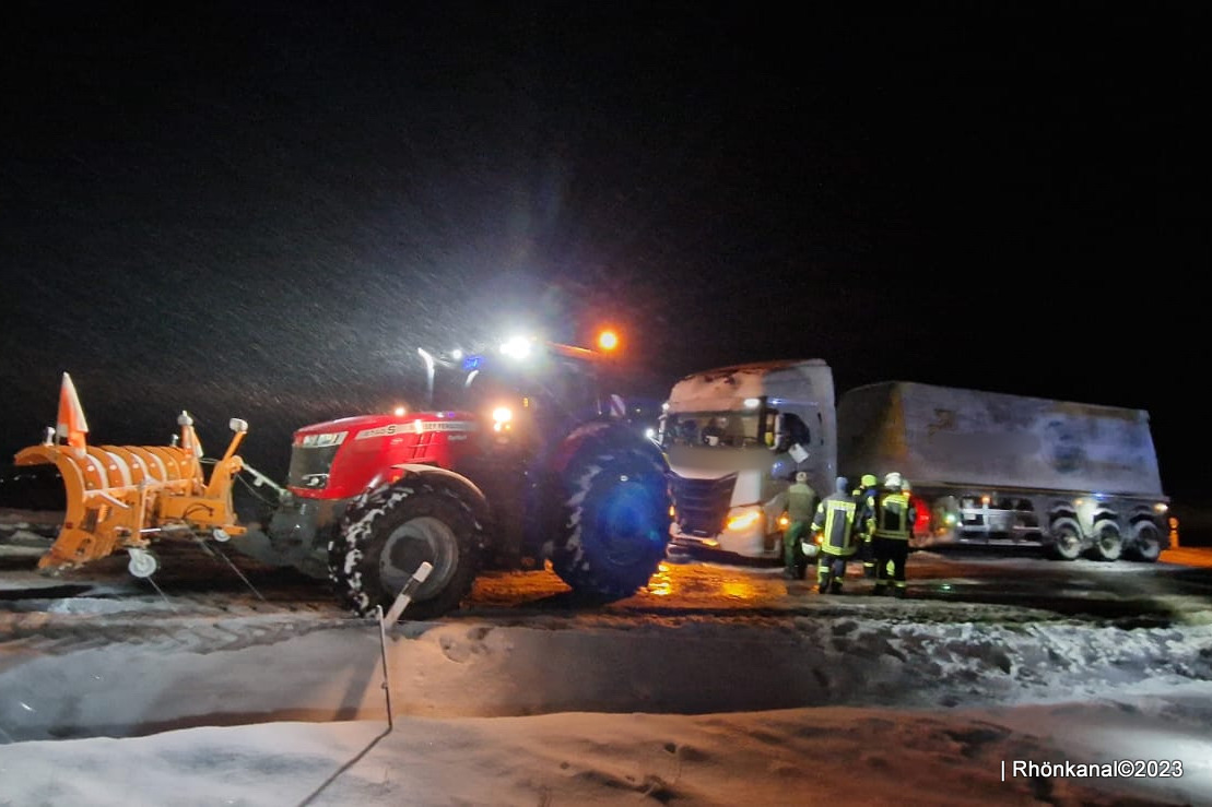 2023-11-28_LKW Unfall_Aschenhausen_Kaltensundheim (3)