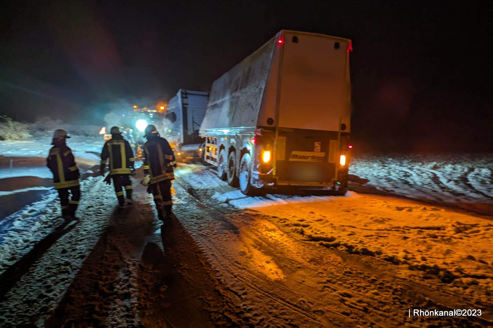 2023-11-28_LKW Unfall_Aschenhausen_Kaltensundheim (9)